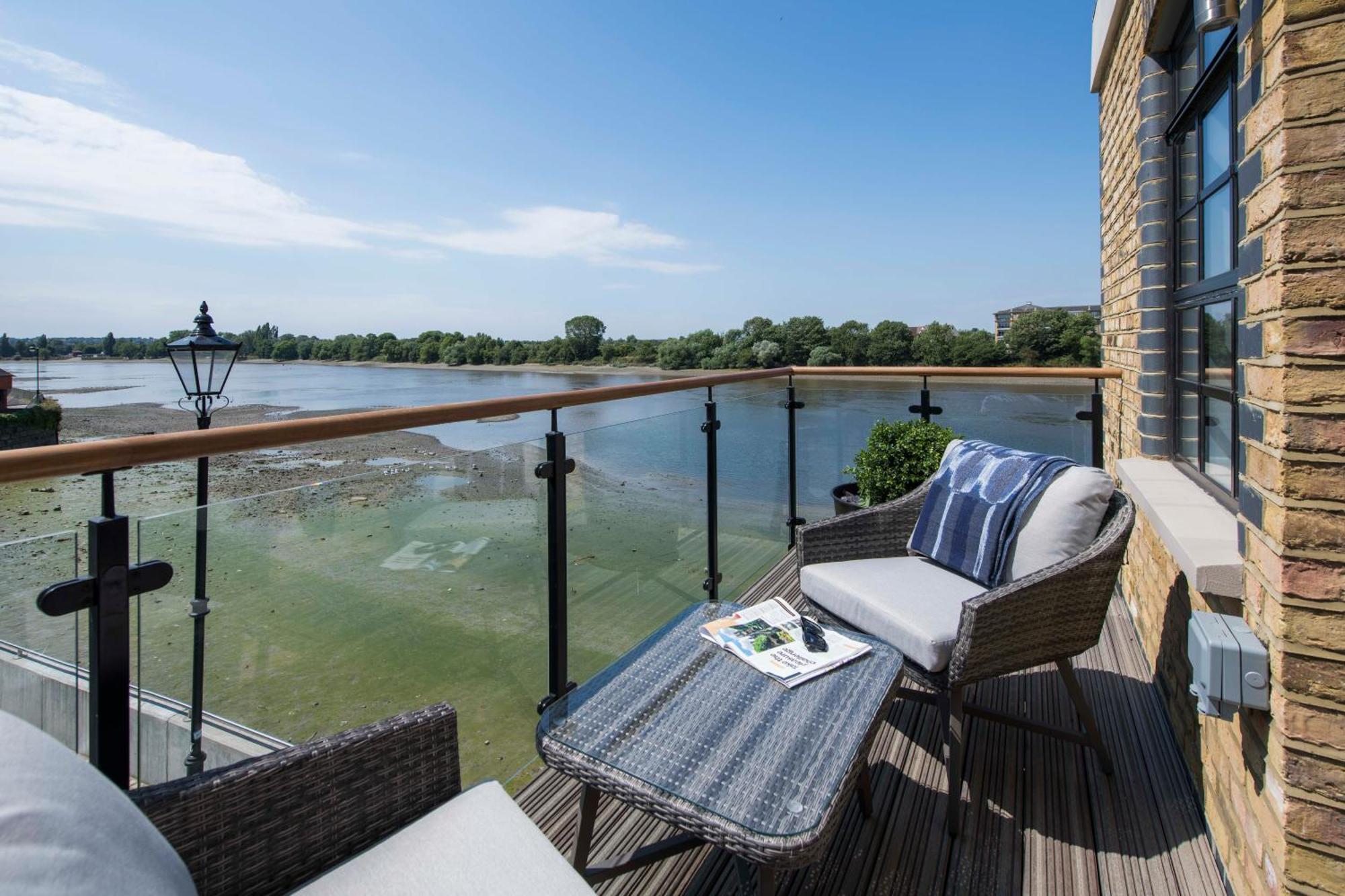 Palace Wharf Apartments Londra Dış mekan fotoğraf