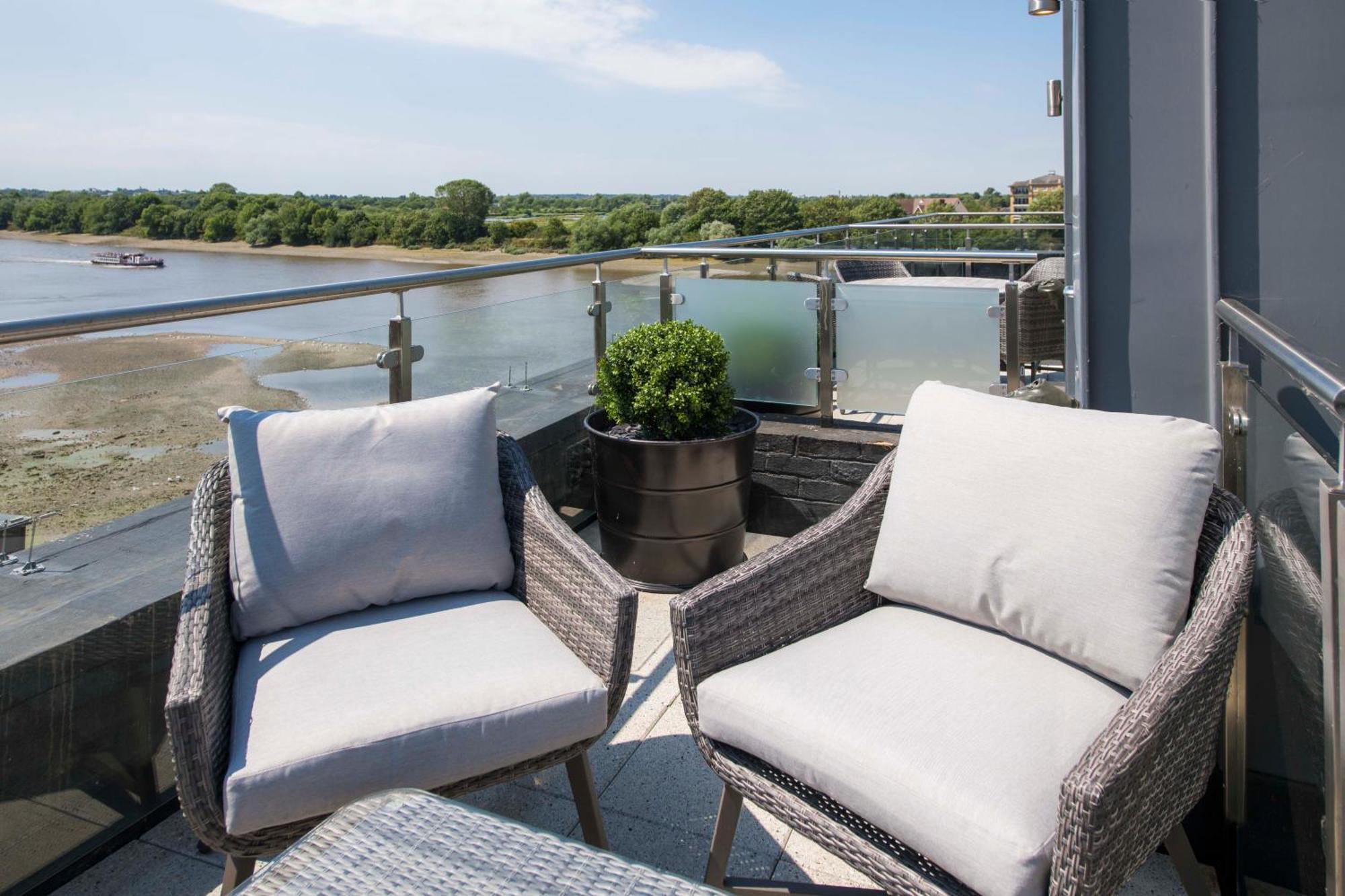 Palace Wharf Apartments Londra Dış mekan fotoğraf