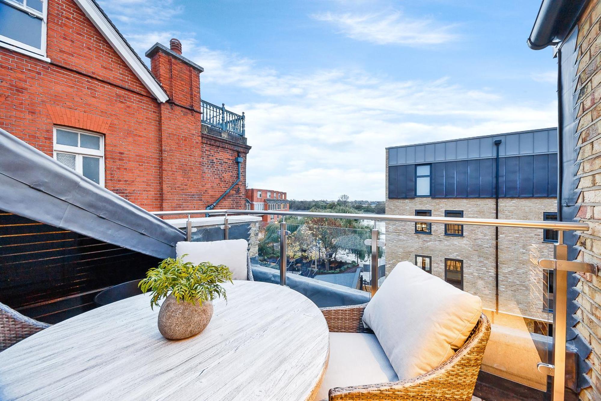 Palace Wharf Apartments Londra Dış mekan fotoğraf