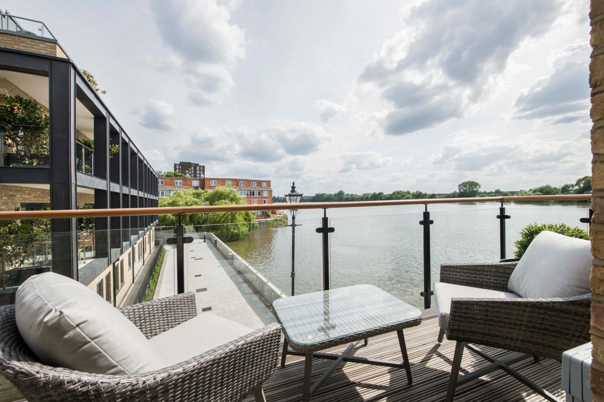 Palace Wharf Apartments Londra Dış mekan fotoğraf
