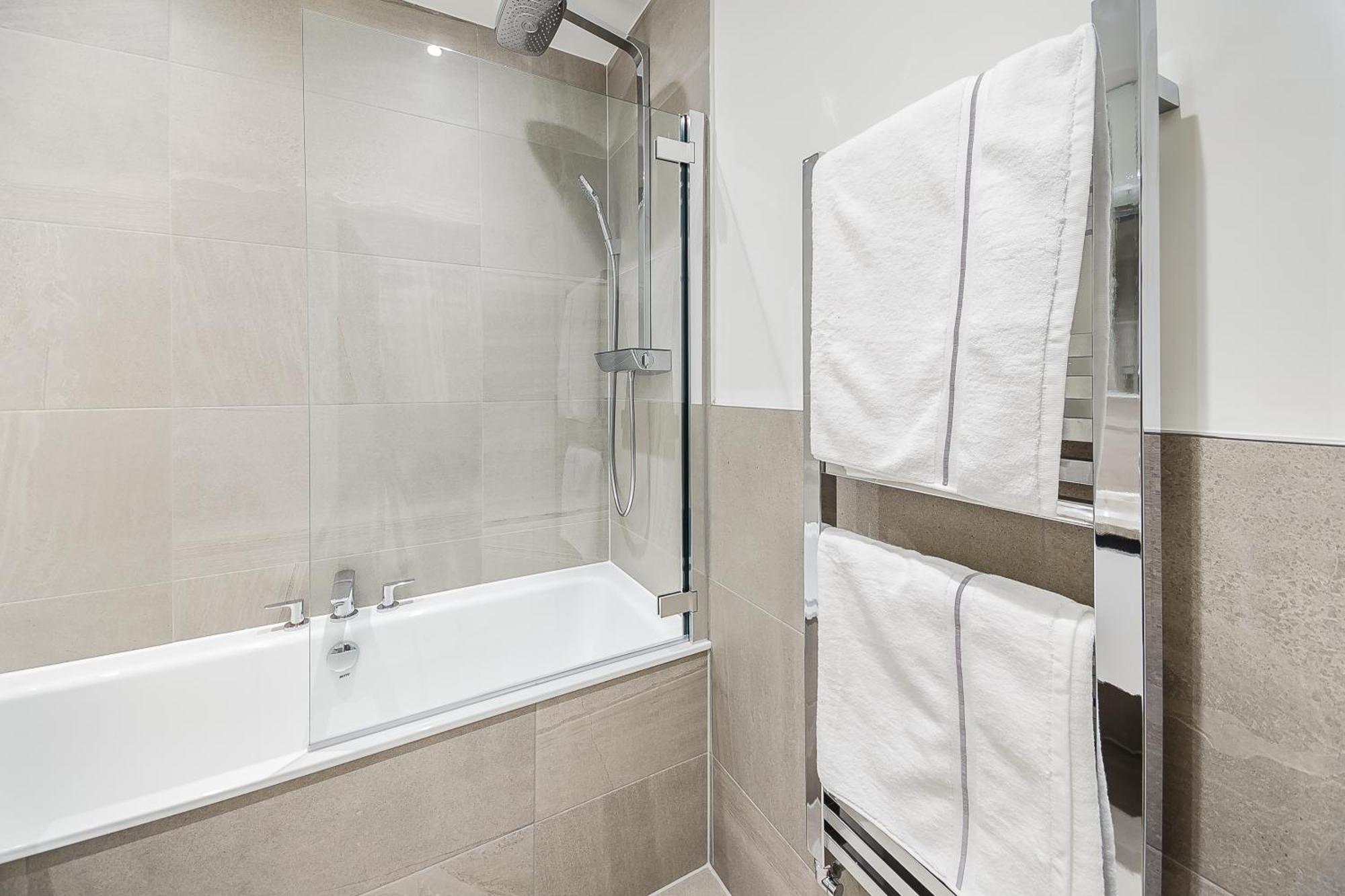 Palace Wharf Apartments Londra Dış mekan fotoğraf